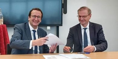 Inetum y Grenoble firman una asociacin para la creacin de un campus virtual 	