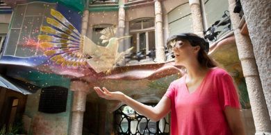 Primera visita de Realidad Mixta con HoloLens 2 presentada por Fundaci Catalunya La Pedrera	
