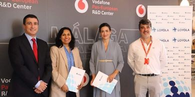 Para potenciar el talento de ingenieros graduados, Vodafone se une con la Universidad Loyola